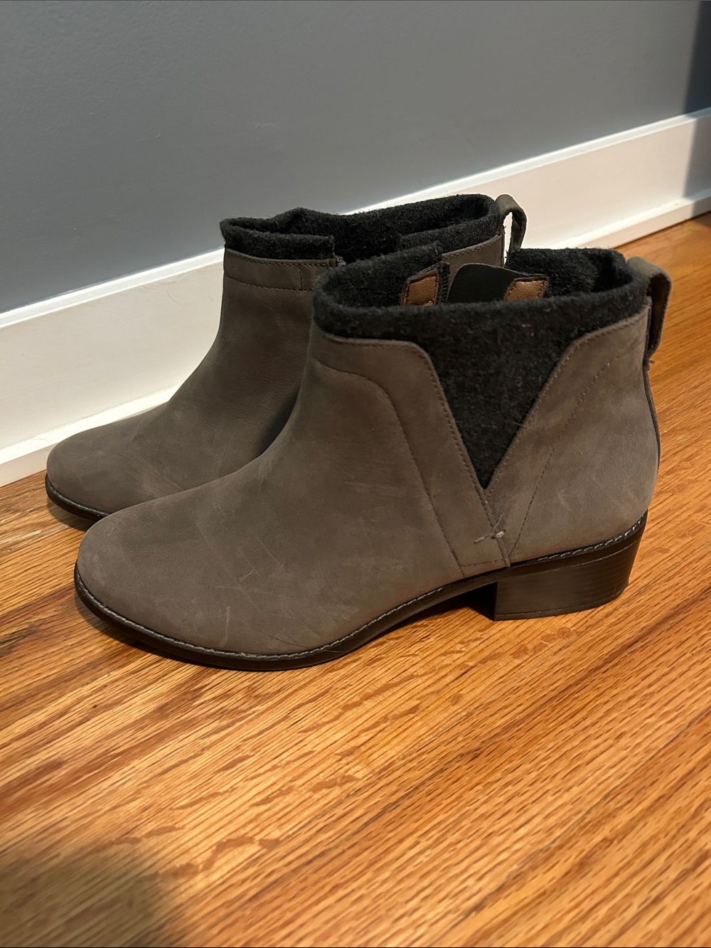 Vionic Grey Ankle Boot with Wool Collar